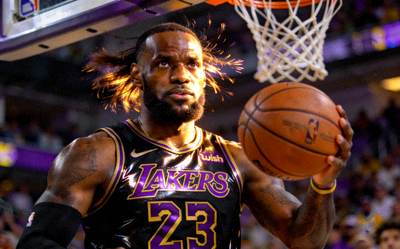 NBA季后赛湖人队勒布朗詹姆斯持球进攻特写照片